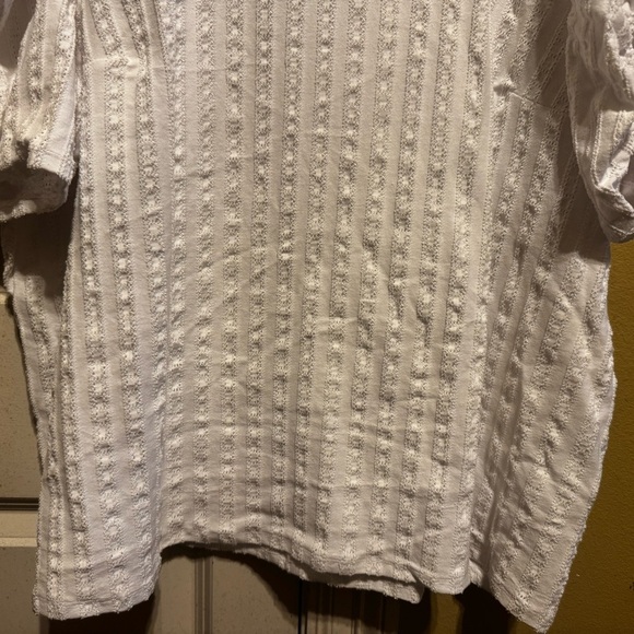 Cato White Textured Puff Ruffle Sleeve White Short Sleeve Shirt Plus Sz 22/24 - Picture 3 of 10